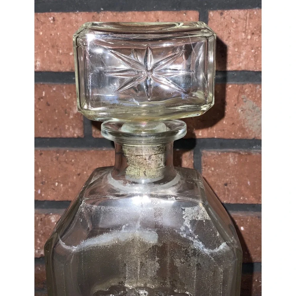 Vintage Octagonal Glass Liquor Decanter Heraldic Crest Starburst Stopper Clear‎